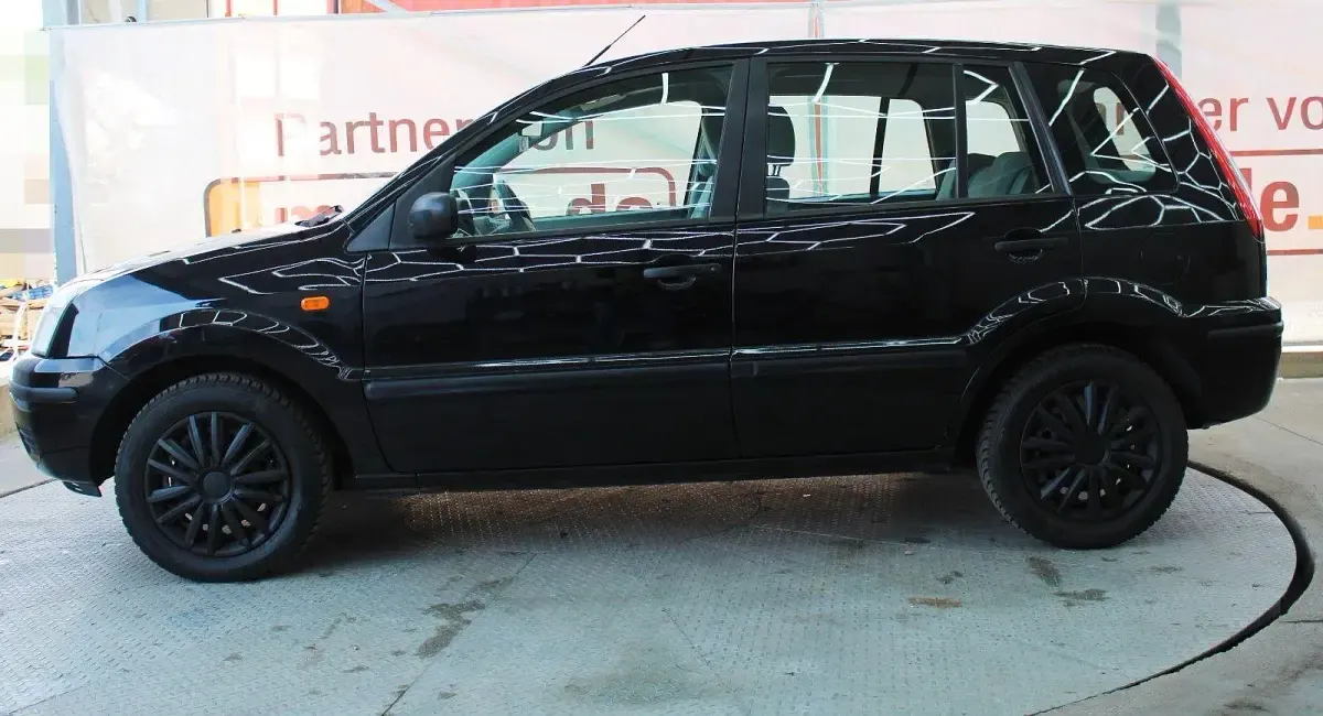 Gebraucht Ford Fusion 80 PS (58 kW) 2004 Schwarz Kleinwagen
