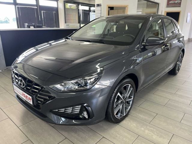 Gebraucht Hyundai i30 Pure 110 PS (80 kW) 2024 Grau metallic Limousine