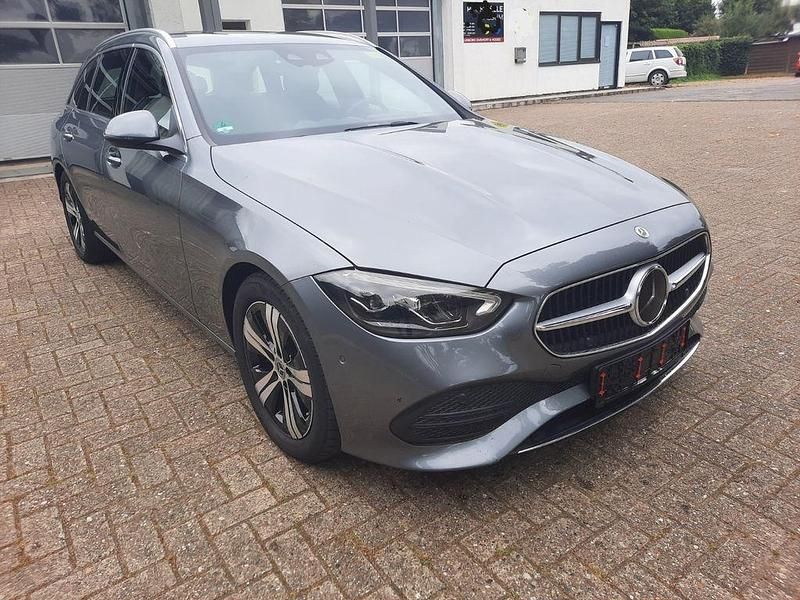 Gebraucht Mercedes C220 Avantgarde 200 PS (147 kW) 2021 Limousine