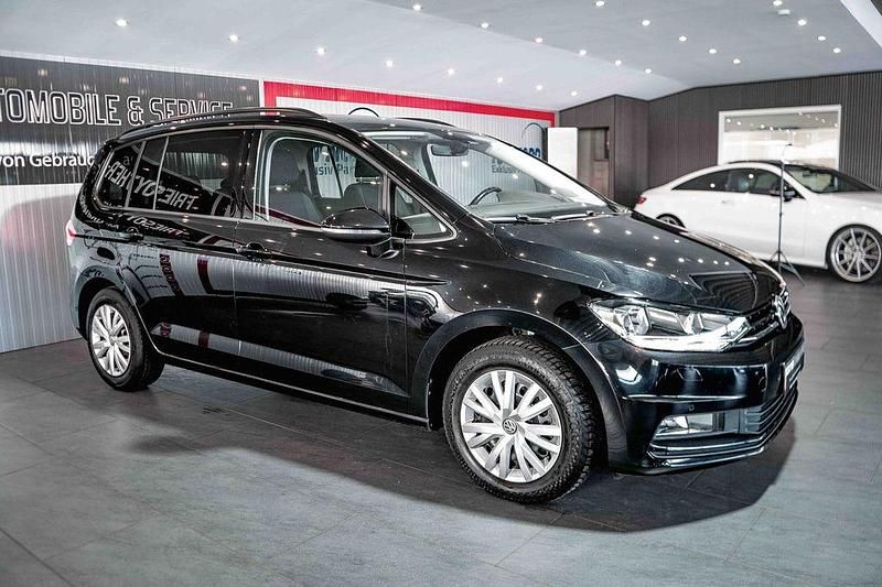 Gebraucht VW Touran 116 PS (85 kW) 2016 Schwarz Van / Kleinbus