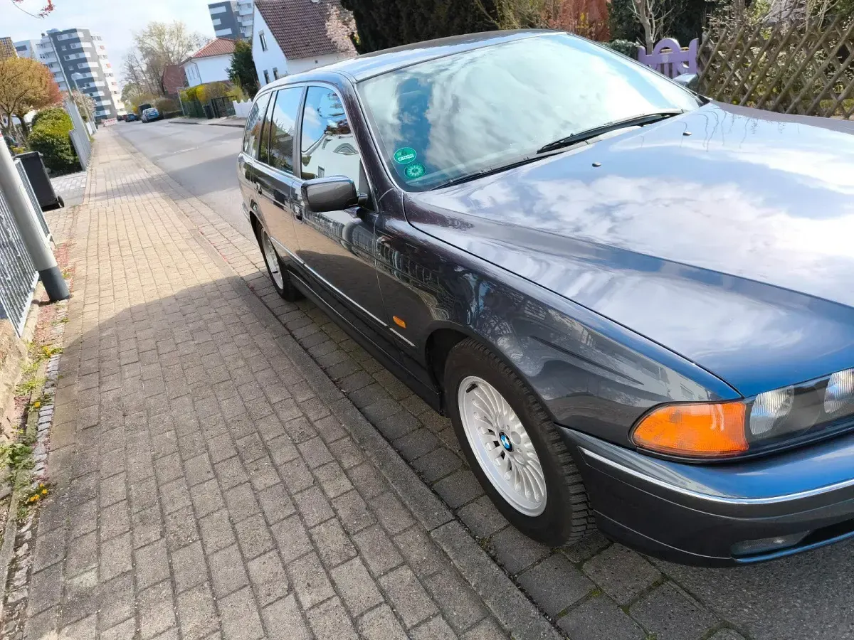 Gebraucht BMW 520 150 PS (110 kW) 1997 Grau Kombi