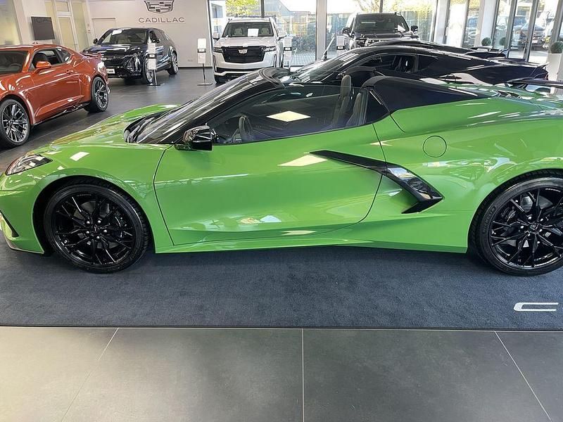 Neu Corvette C8 481 PS (353 kW) 2026 Grün Cabrio