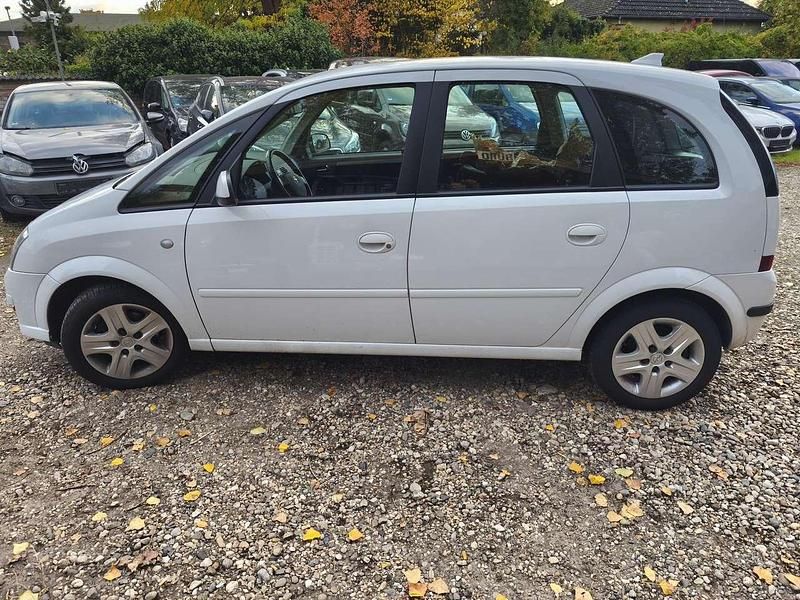 Gebraucht Opel Meriva Innovation 105 PS (77 kW) 2009 Casablancaweiss Van / Kleinbus