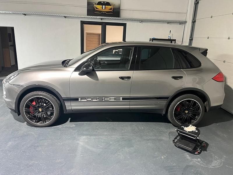 Gebraucht Porsche Cayenne Turbo 500 PS (367 kW) 2011 Grau SUV