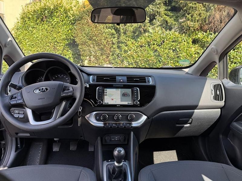 Second-hand Kia Rio 84 CP (61 kW) 2016 Gri Hatchback