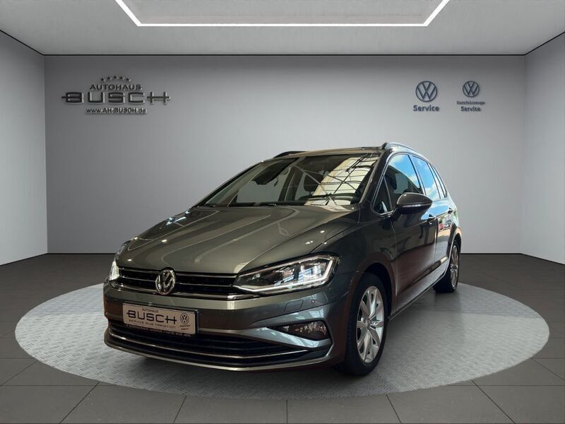 Grau Gebraucht 2018 VW Golf Sportsvan Comfortline Van / Kleinbus | 17.850 € (Fairer Preis) - Bild 1/4