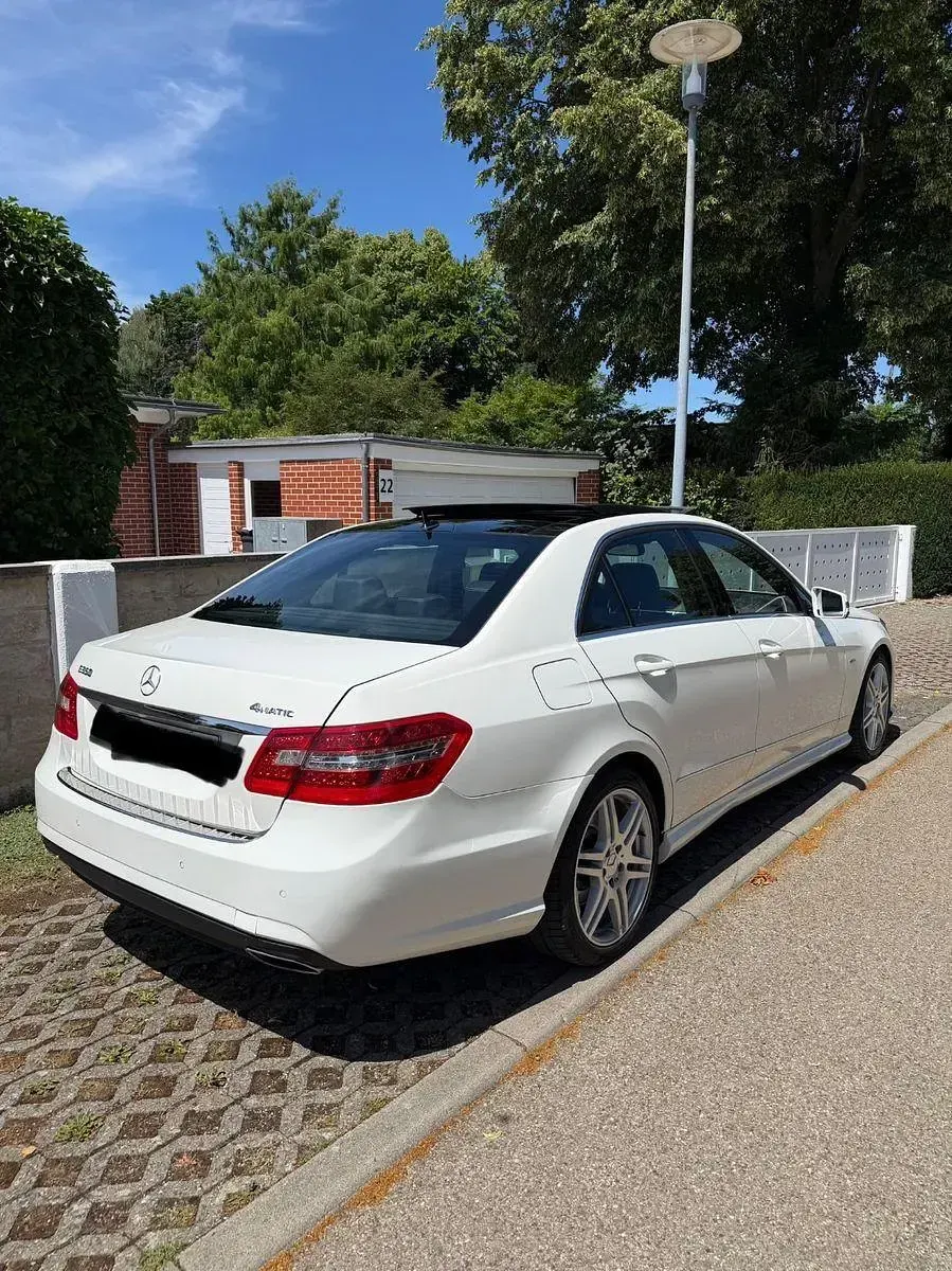 Gebraucht Mercedes E350 AMG 292 PS (214 kW) 2010 Weiß Limousine