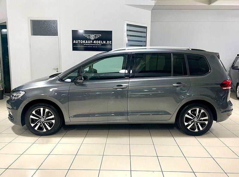 Grau Gebraucht 2020 VW Touran IQ Drive Van / Kleinbus | 22.900 € (Fairer Preis) - Bild 1/4