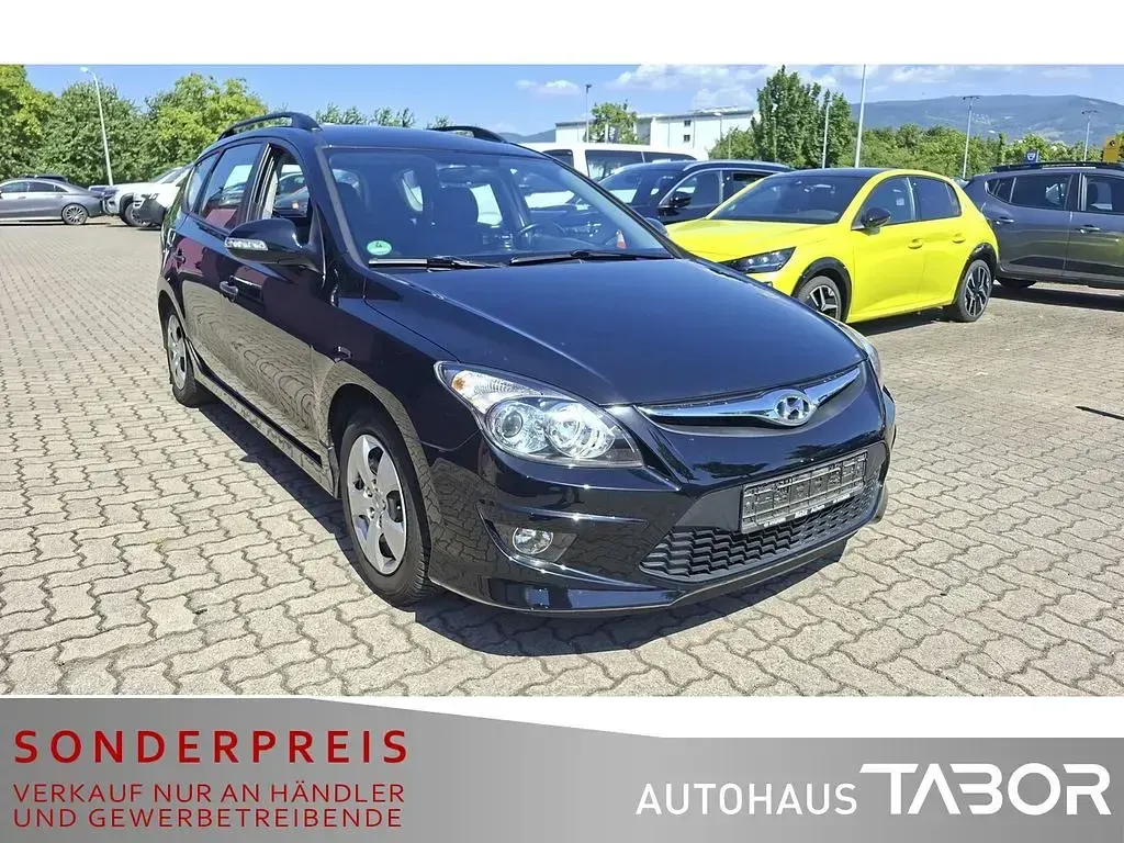 Gebraucht Hyundai i30 109 PS (80 kW) 2012 Phantom black Kombi