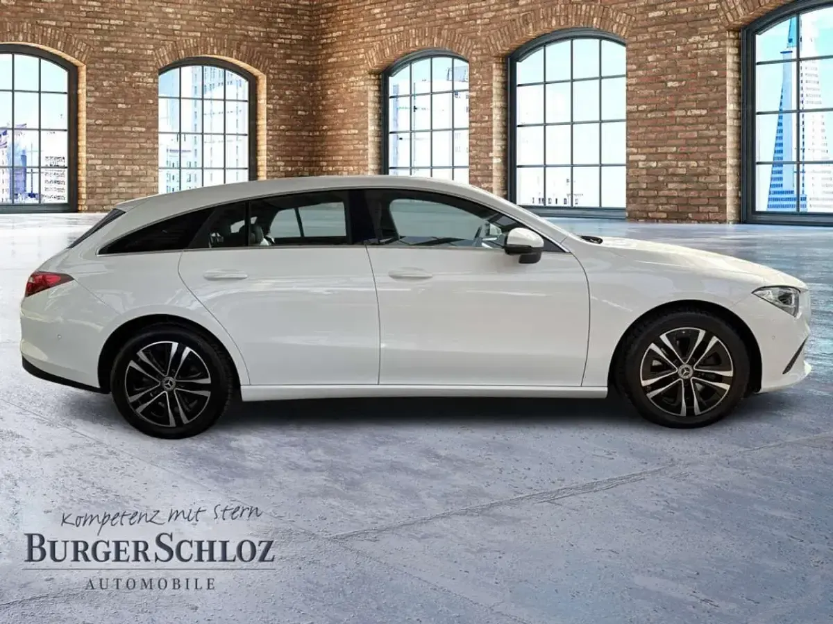 Gebraucht Mercedes CLA200 150 PS (110 kW) 2023 Weiß Coupé