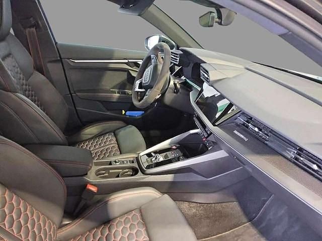 Gebraucht Audi RS3 Sportback Ambiente 400 PS (294 kW) 2024 Daytonagrau perleffekt Kleinwagen