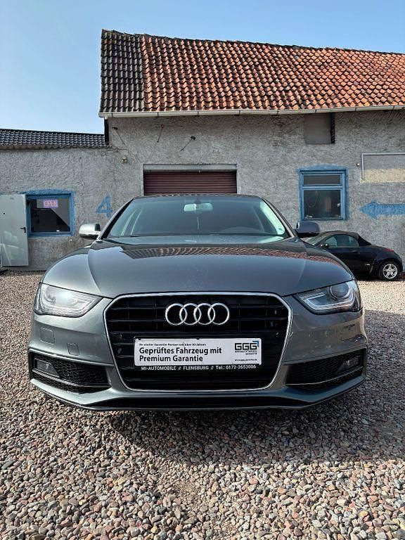 Gebraucht Audi A4 Attraction 150 PS (110 kW) 2014 Grau Limousine