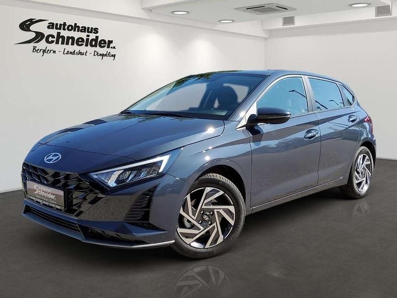 Aurora grey Neu 2025 Hyundai i20 Trend Limousine | 21.490 € (Fairer Preis) - Bild 1/4