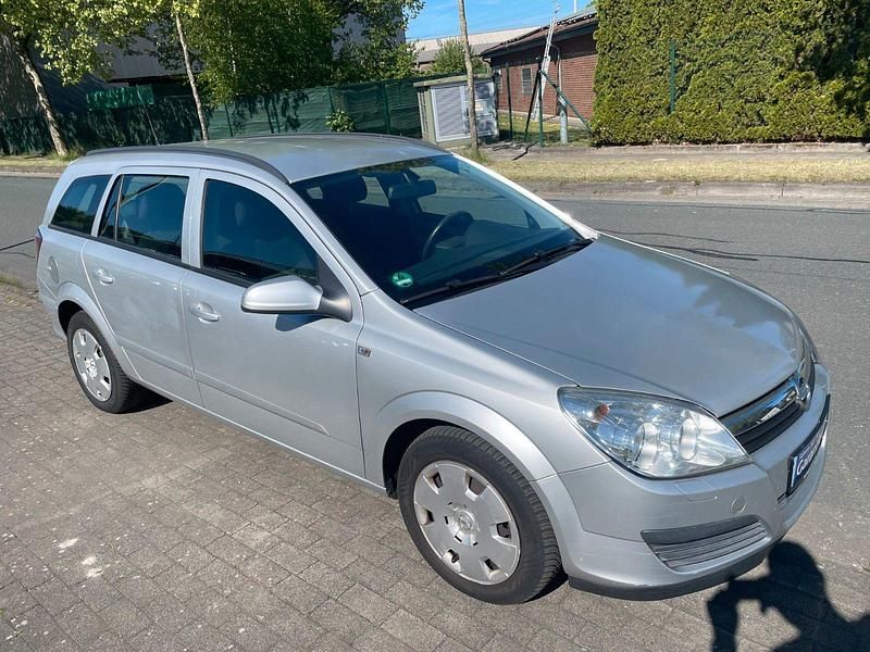 Silber Gebraucht 2005 Opel Astra Kombi | 2.999 € (Etwas zu teuer) - Bild 1/4