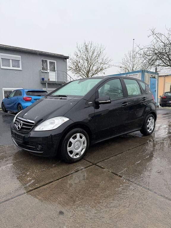 Gebraucht Mercedes A160 95 PS (69 kW) 2012 Schwarz Limousine