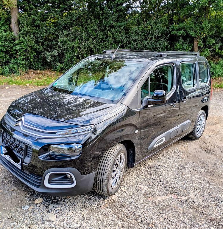 Schwarz Gebraucht 2019 Citroën Berlingo Feel Van / Kleinbus | 14.500 € (Guter Preis) - Bild 1/4