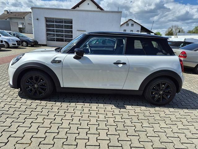 Second-hand Mini Cooper S Classic 135 kW (184 CP) 2023 Hatchback