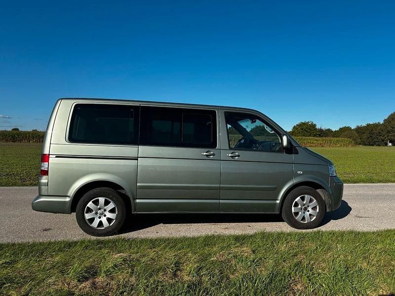 Gebraucht VW Multivan 174 PS (127 kW) 2005 Grün Van