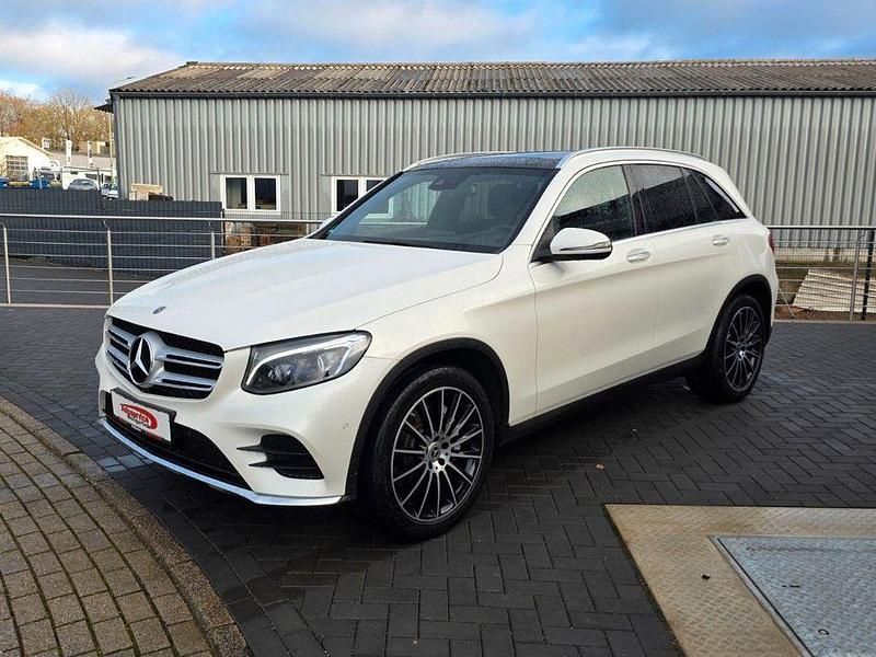Weiß Gebraucht 2018 Mercedes GLC250 AMG SUV | 32.990 € (Fairer Preis) - Bild 1/4