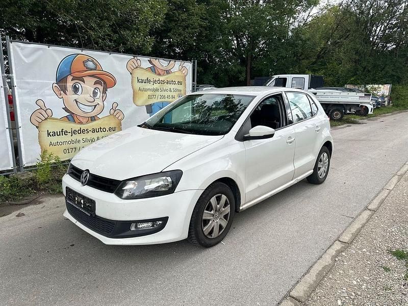 Weiß Gebraucht 2010 VW Polo Trendline Limousine | 2.150 € (Superpreis) - Bild 1/4