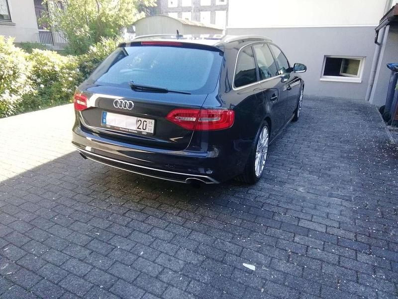 Gebraucht Audi A4 S-Line 170 PS (125 kW) 2013 Blau Kombi