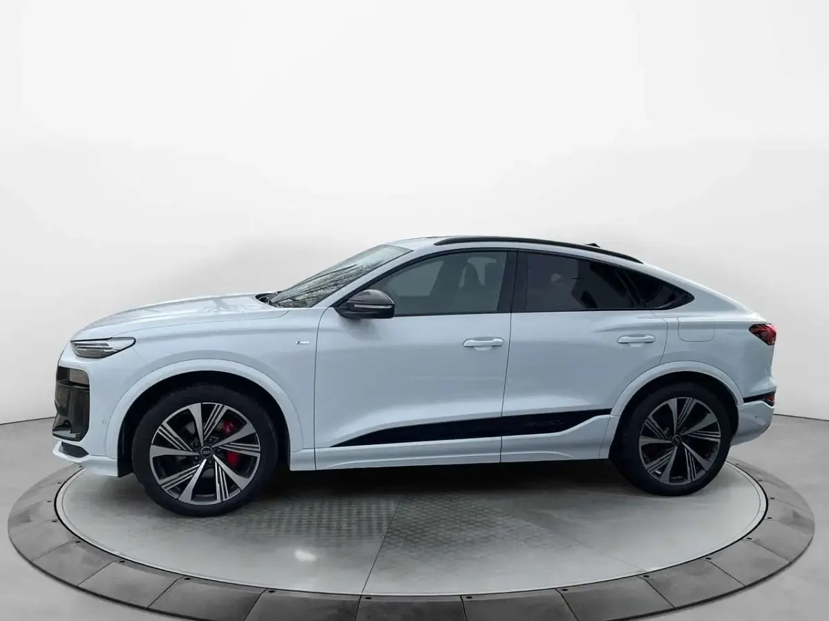 Gebraucht Audi Q6 Sportback e-tron S-Line 225 kW (306 PS) 2025 Gletscherweiß metallic SUV