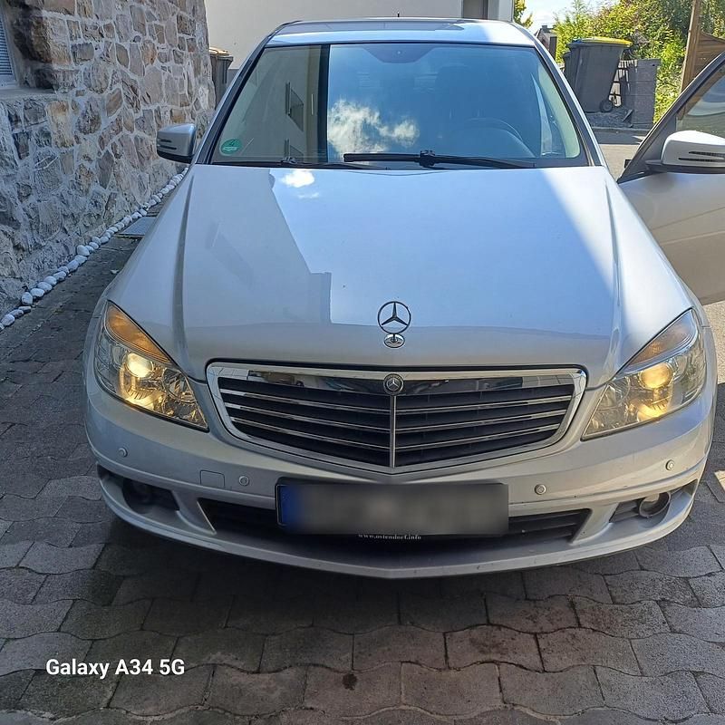 Silber Gebraucht 2009 Mercedes C220 Limousine | 6.700 € - Bild 1/4