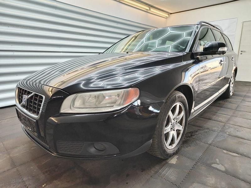 Używany Volvo V70 185 KM (136 kW) 2007 Czarny Kombi