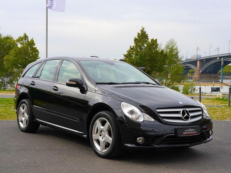 Schwarz Gebraucht 2008 Mercedes R280 Sport Van / Kleinbus | 12.995 € - Bild 1/4