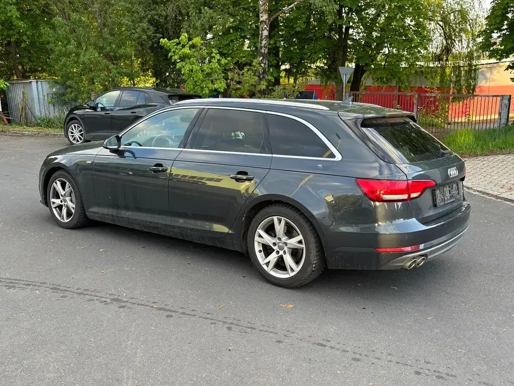 Gebraucht Audi A4 S-Line 190 PS (139 kW) 2017 Grau Kombi