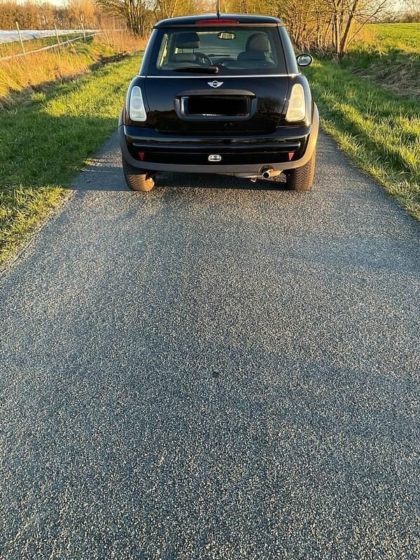 Gebraucht Mini Cooper 90 PS (66 kW) 2004 Schwarz Kleinwagen