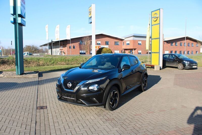Schwarz Gebraucht 2024 Nissan Juke N-Connecta SUV | 17.943 € (Guter Preis) - Bild 1/4