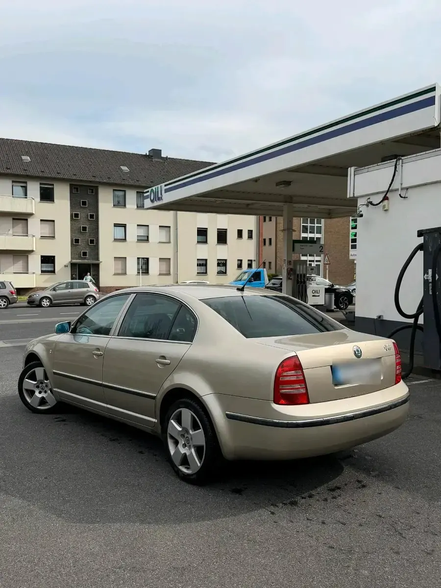 Gebraucht Skoda Superb 200 PS (147 kW) 2006 Gold Limousine