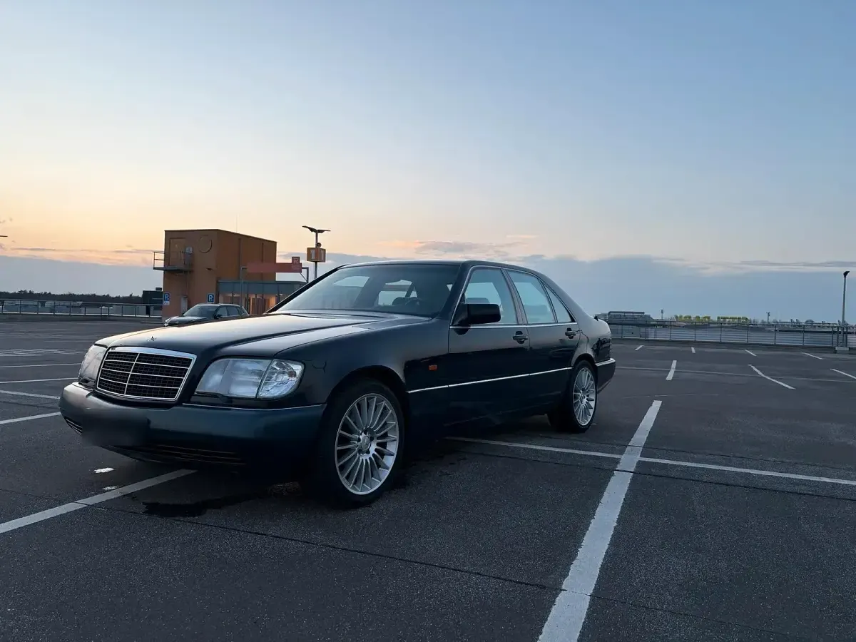 Gebraucht Mercedes S500 330 PS (242 kW) 1992 Blau Limousine