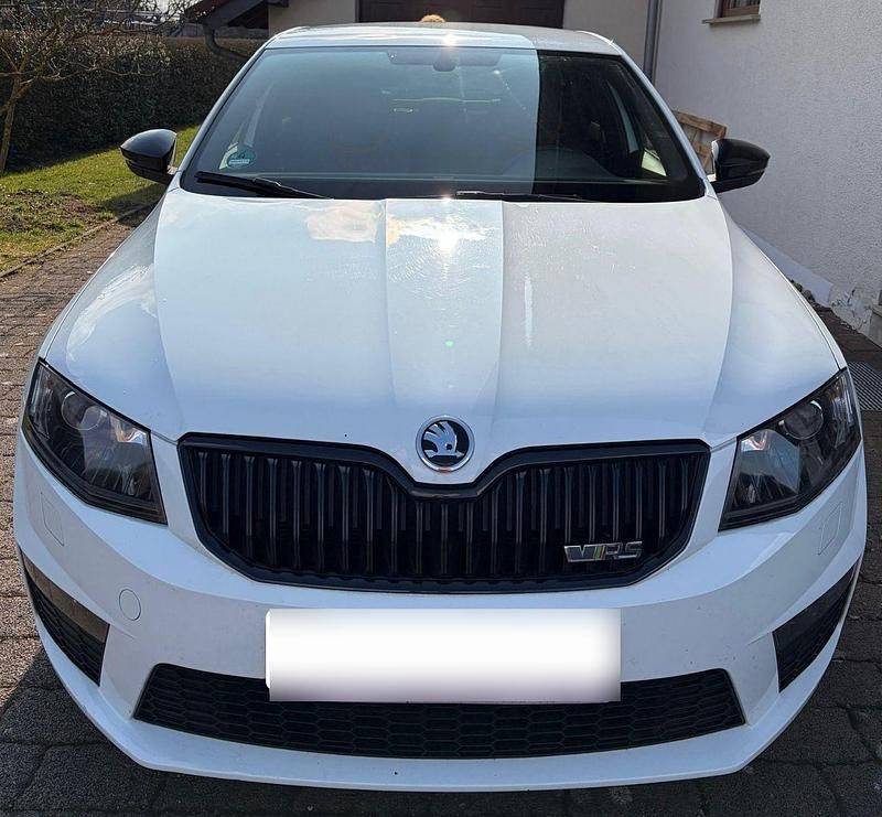 Gebraucht Skoda Octavia 184 PS (135 kW) 2016 Weiß Kleinwagen