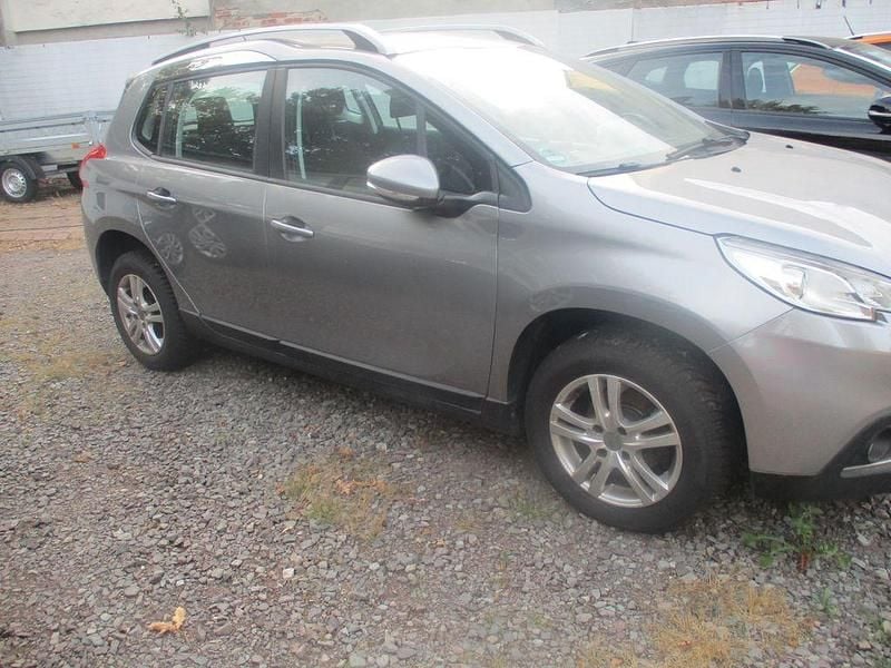 Gebraucht Peugeot 2008 92 PS (67 kW) 2014 Grau SUV
