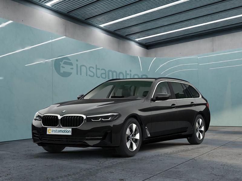 Schwarz Gebraucht 2023 BMW 520 Kombi | 39.449 € (Guter Preis) - Bild 1/4