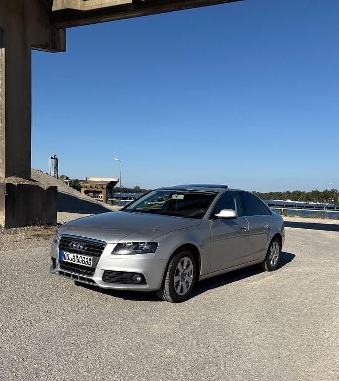 Silber Gebraucht 2009 Audi A4 Ambiente Limousine | 8.800 € (Fairer Preis) - Bild 1/4