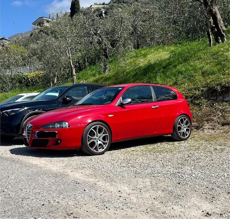 Rot Gebraucht 2007 Alfa Romeo 147 Kleinwagen | 3.000 € (Teuer) - Bild 1/4