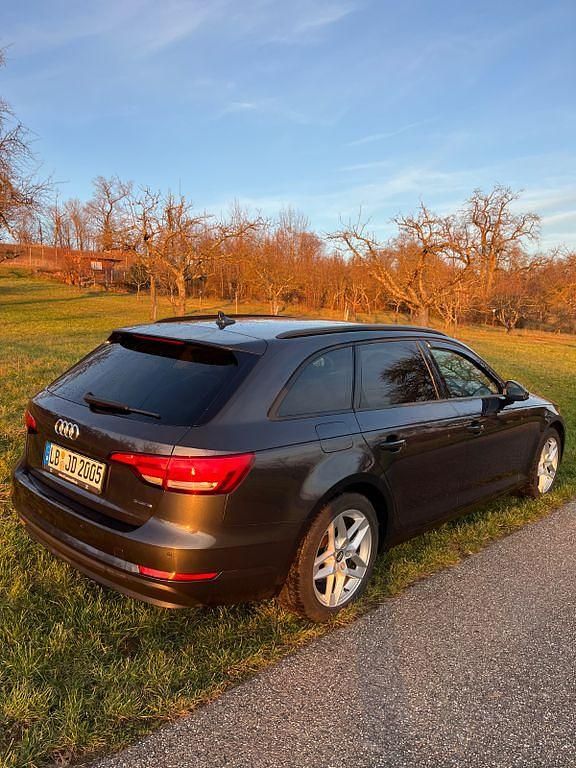 Gebraucht Audi A4 190 PS (139 kW) 2016 Grau Kombi