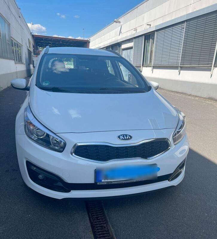 Weiß Gebraucht 2018 Kia Ceed Sportswagon Kombi | 10.700 € (Superpreis) - Bild 1/4