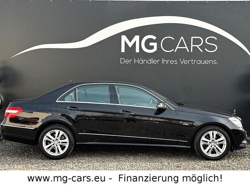 Gebraucht Mercedes E200 Avantgarde 184 PS (135 kW) 2011 Schwarz Limousine