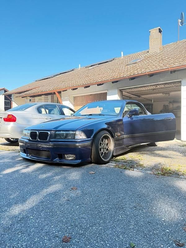 Blau Gebraucht 1998 BMW 328 Cabriolet M Sport Cabrio | 9.000 € (Superpreis) - Bild 1/4