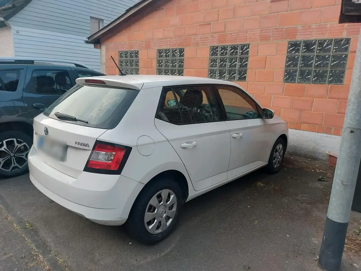 Gebraucht Skoda Fabia 60 PS (44 kW) 2017 Weiß Kleinwagen