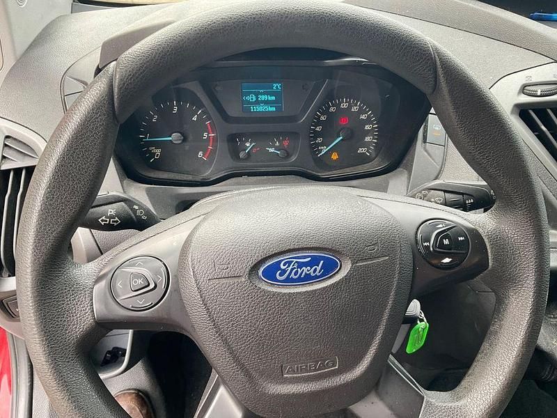 Gebraucht Ford 300 101 PS (74 kW) 2015 Rot Kombi