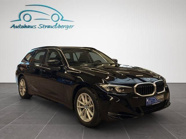 Gebraucht BMW 320e Shadowline 163 PS (119 kW) 2024 Schwarz Kombi