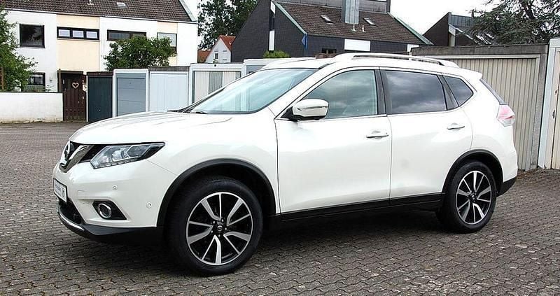 Weiß Gebraucht 2017 Nissan X-Trail Tekna SUV | 12.980 € (Guter Preis) - Bild 1/4