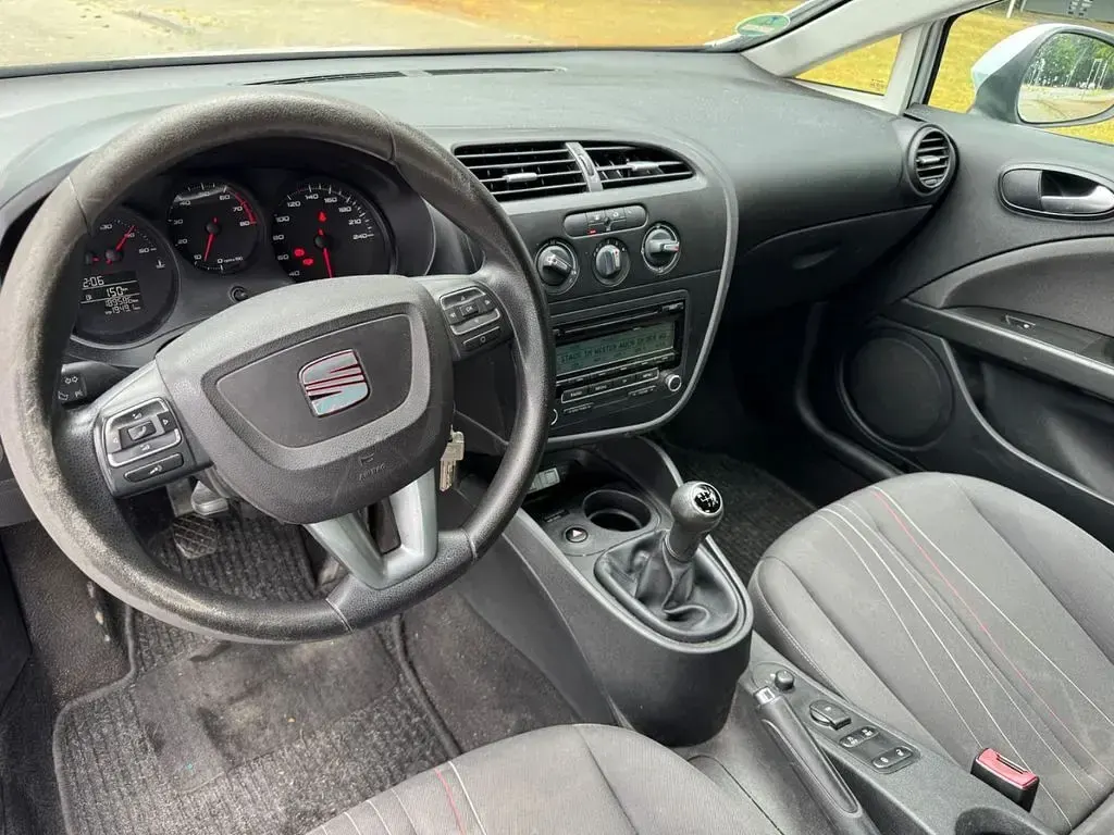 Gebraucht Seat Leon Ecomotive 105 PS (77 kW) 2012 Weiß Limousine