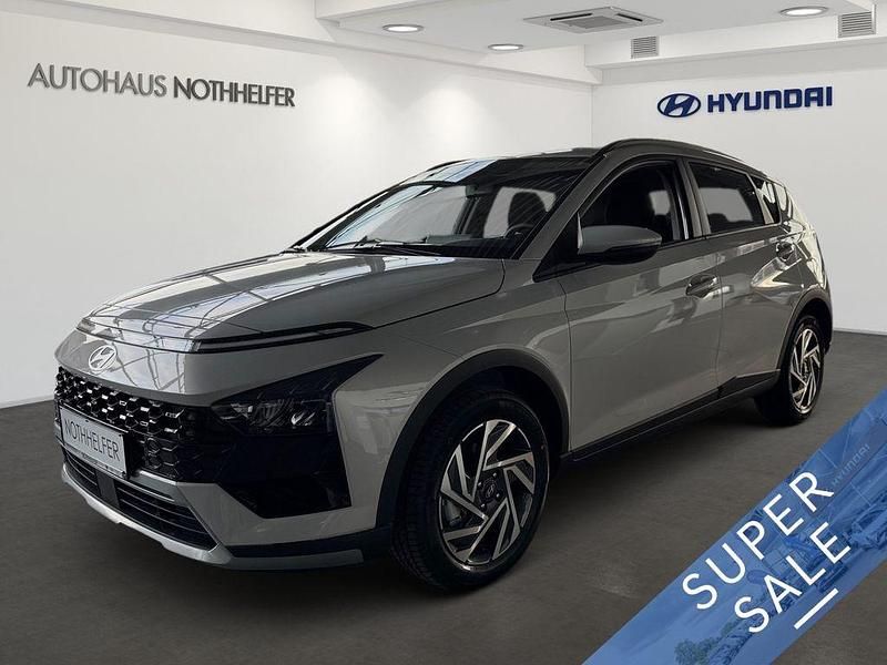 Grau Gebraucht 2025 Hyundai Bayon Trend SUV | 22.990 € (Fairer Preis) - Bild 1/4