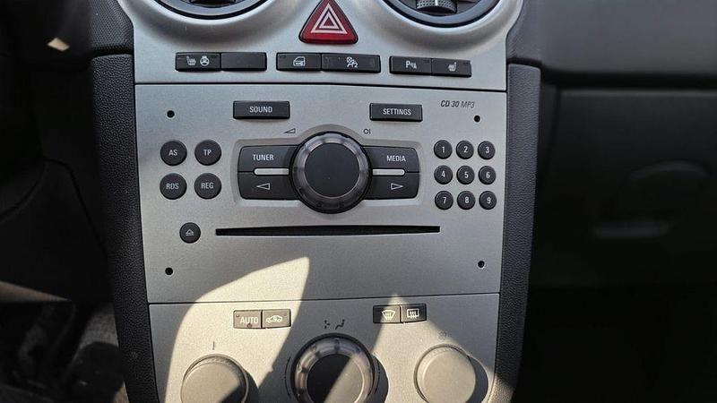 Gebraucht Opel Corsa Active 87 PS (63 kW) 2013 Rot Kleinwagen